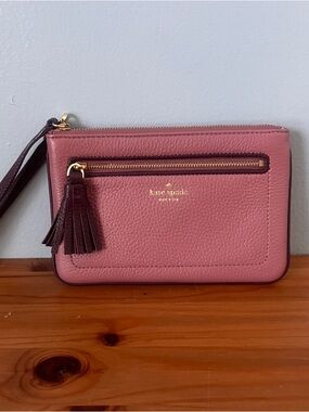 kate spade Chester street - Pink Leather Wristlet with Dark Tassel Trim -New
